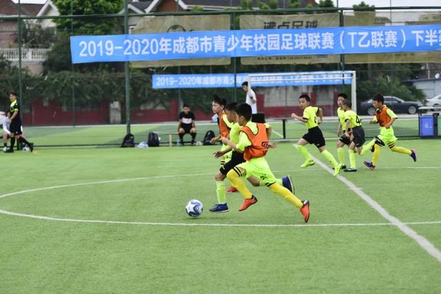 卡卡赞哈兰德：就像是大人跟小孩踢 看到他太好了